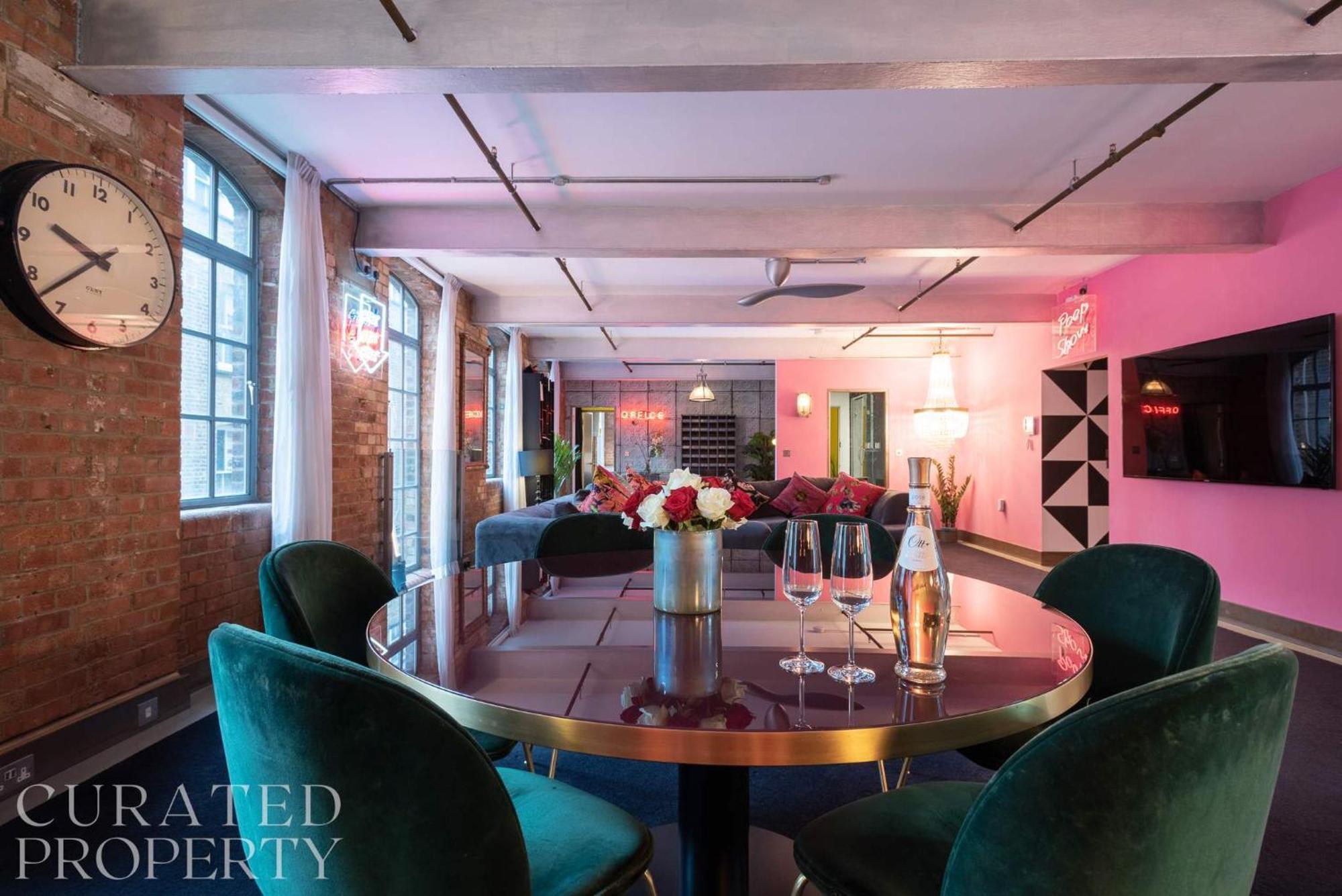 Appartement Amazingly Luxurious Loft Apartment, Soho - 3 Bedrooms, 2 Bath & Office Londen